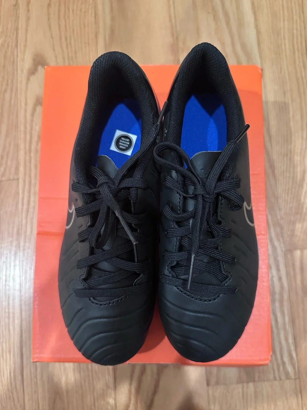 NEW IN BOX Nike Jr Legend 10 Club FG/MG youth soccer cleats 1.5Y